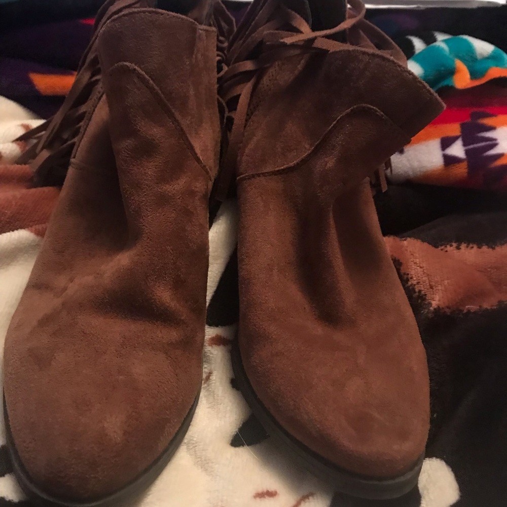 Fringe boots